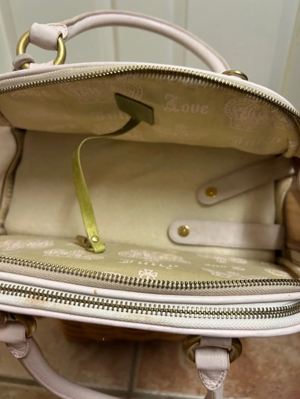Juicy Couture Beige and Light Pink Dog Carrier Bag